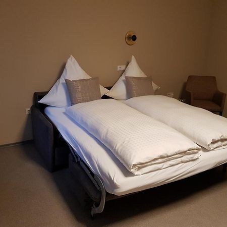 Boardinghouse Marktplatz シュヴァンドルフ・イン・バイエルン エクステリア 写真