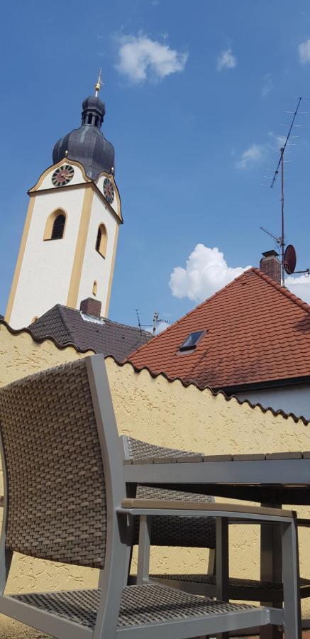 Boardinghouse Marktplatz シュヴァンドルフ・イン・バイエルン エクステリア 写真